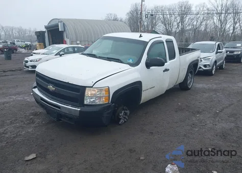 2008 Chevrolet Silverado 1500 Work Truck z USA, uszkodzony, nr VIN 1GCEK19C88Z279708